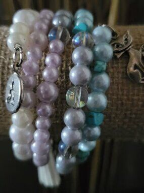 Pearlized Multi-Color Beaded Wrist Wrap